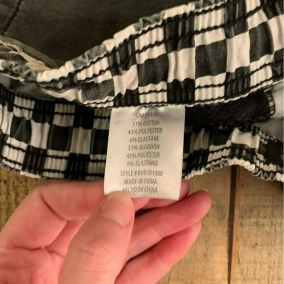 Valor boys size medium gray shorts with checkered waistband - Picture 5 of 6